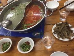 -苗伯妈酸汤火锅