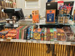 -VENCHI 闻绮(上海佛罗伦萨小镇店)
