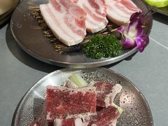 -围炉肉舍•炭烤活鳗•丹东海鲜烤肉(步行街店)
