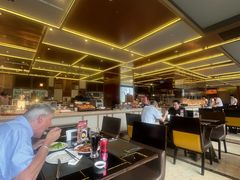 -大中华希尔顿酒店-念自助餐·嗨啤·小龙虾
