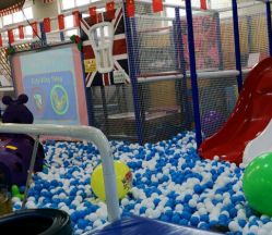 -开心哈乐亲子乐园(东森时尚百货店)