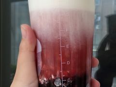 奶霜草莓果茶-CoCo都可(北苑K酷店)