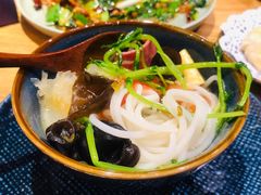 蒙自过桥米线-麦麦山云南菜(复地活力城店)