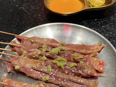 -何妹湿辣牛肉·粤式烧烤砂煲(桂雅路店)
