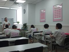 -爱月宝月嫂·育儿嫂