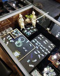 -灵彩珠宝(朗香街店)
