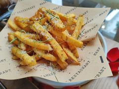招牌黑松露芝士薯条-Mark&Mars Restaurant