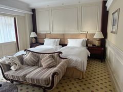 -深圳富苑皇冠假日套房酒店