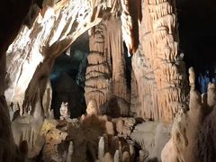 -波斯托伊纳溶洞