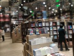 -钟书阁(群光广场店)