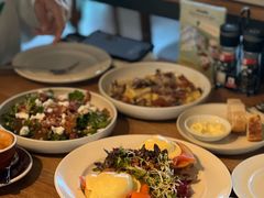 -ROAST coffee & eatery