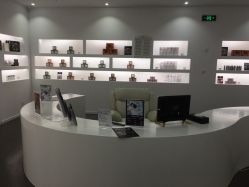 -様共享美容连锁机构