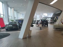 -浙江中升裕迪奥迪4S店(西溪店)