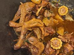 -咱屯子铁锅炖直营店(保利店)