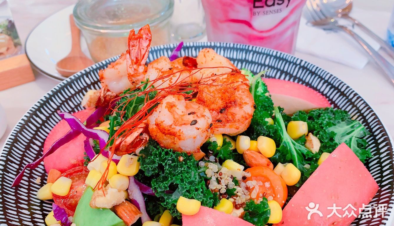 一杯果昔，就是那么完美