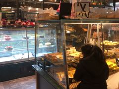 面包甜点陈列柜-东哥面包(江宁大润发店)