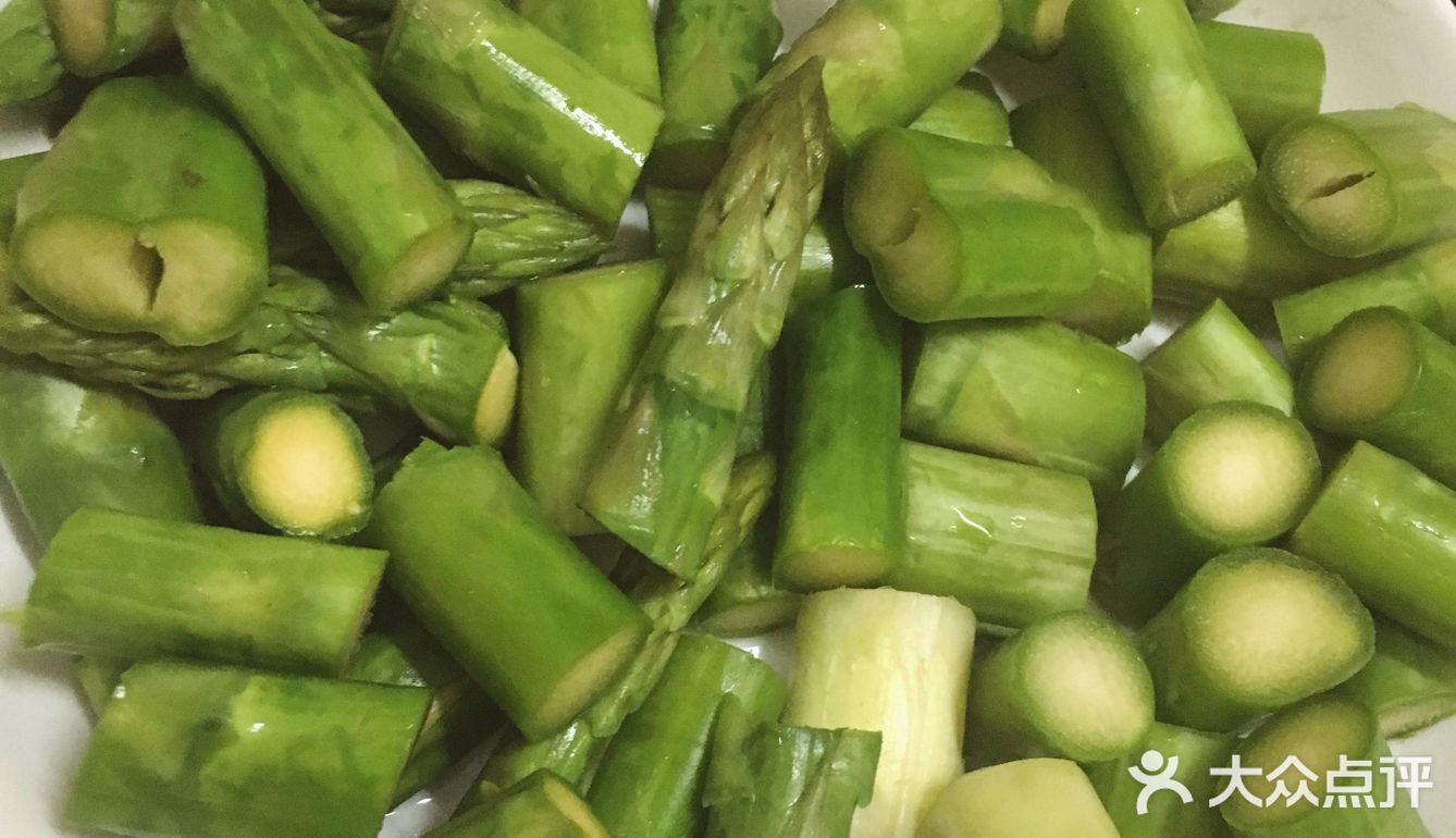 提高免疫力，增强食欲的菜式-芦笋百合辣椒炒瘦肉