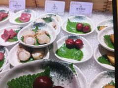 -雍容荟帝王蟹活龙虾展台自助(IFS黑金店)