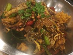 -愉肴麻辣香锅(中山路店)