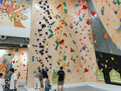 -ROCKPLUS攀岩馆(环宇城店)