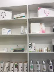 -黑奥秘脱发白发中心