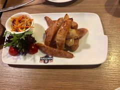 德国香肠片配风味腌菜丝-5号公路餐厅(曼哈顿店)