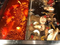 -老牌坊云南鱼豆花火锅(嵩山店)