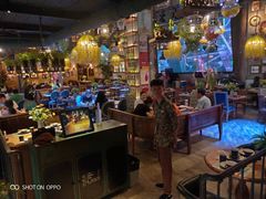 大堂-临界音乐酒馆·小龙虾·江湖菜(华熙LIVE·鱼洞店)