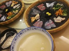 -老国贸云南传统过桥米线(滇池店)