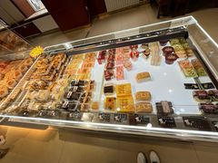 面包甜点陈列柜-老鼎丰(靖宇街总店)
