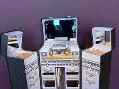 -LV路易威登(海信广场店)