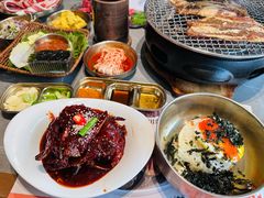 -草家酱蟹炭火烤肉店(珲春南路一店)