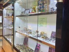 -MiRi眼镜连锁·蔡司·尼康控优点合作店(莘庄店)