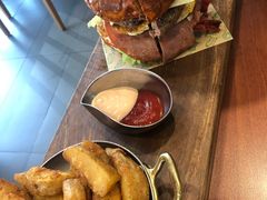 双蛋指椒牛肉汉堡-魏斯理汉堡(西安沣东吾悦店)