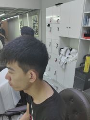 -尤司男士国潮理发馆