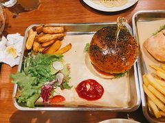 招牌牛肉汉堡-UPPER KITCHEN(延安路店)