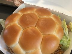 金球麦辣鸡腿堡-麦当劳(友谊路得来速店)