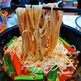 烟火气息十足的深夜食府