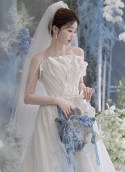 -艾米丽婚纱礼服