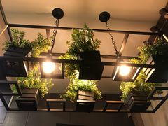 -愉肴麻辣香锅(中山路店)