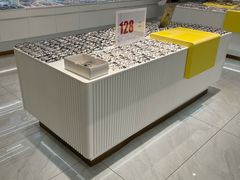 -J-Optical佳视明眼镜·蔡司视觉(青岛金茂览秀城店)