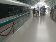 -龙阳路磁悬浮列车总站-停车场