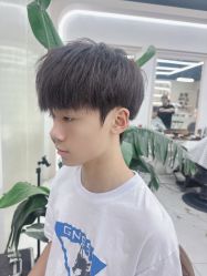 -尤司男士国潮理发馆