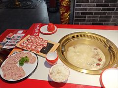 -欠火锅·水牛毛肚·团建聚餐·生日宴(何山路店)