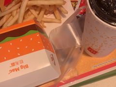 -麦当劳(汉口火车站候车室店)