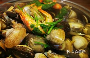 Stone Pot Baked Seafood
