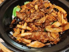 油面筋菌菇煲-精典一号民间菜