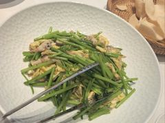 茼蒿炒鲜蛏-望海湾鱼头泡饼·天津菜(空港店)