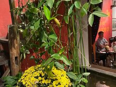 -Cuc Gach Quan Restaurant