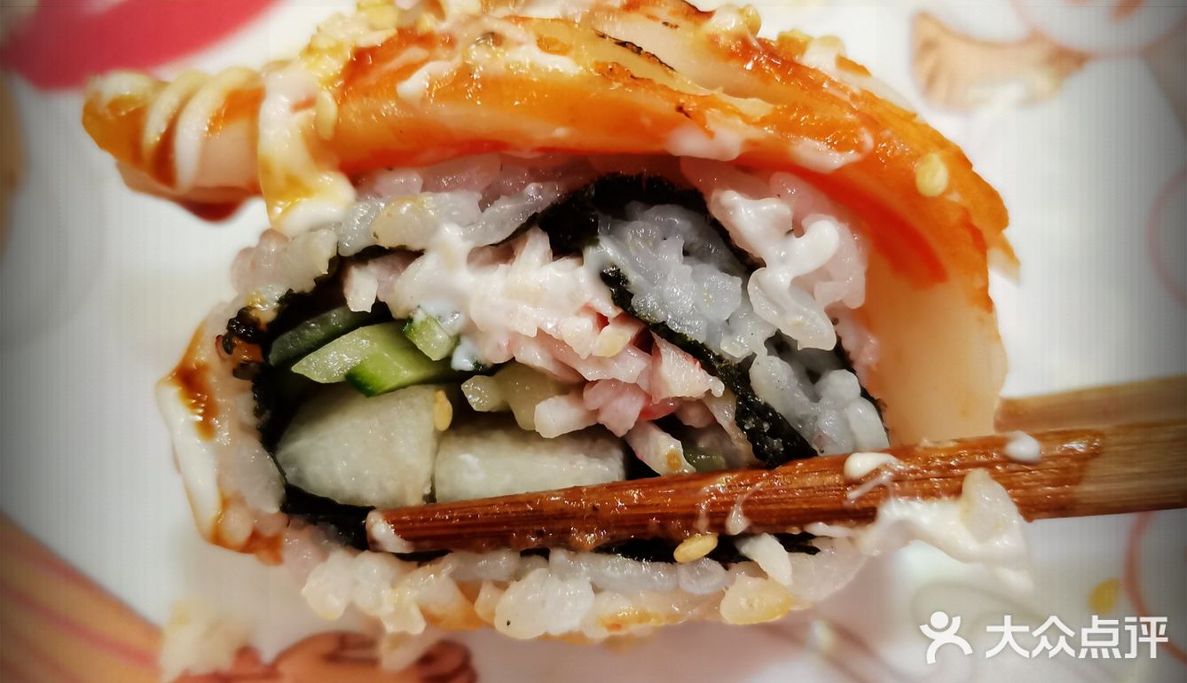 说实话我没吃太饱，后来回家又吃了一堆哈哈哈